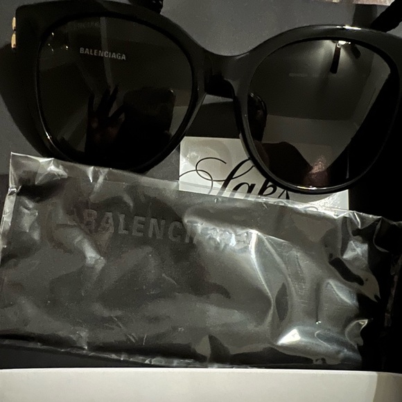Balenciaga BB0103SA Sunglasses - Picture 6 of 9